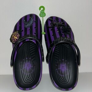 WEDNESDAY X CROCS CLASSIC NEVERMORE ACADEMY CLOG W8
